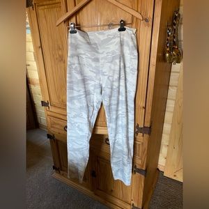 Ododos white camoprint athletic leggings 3XL